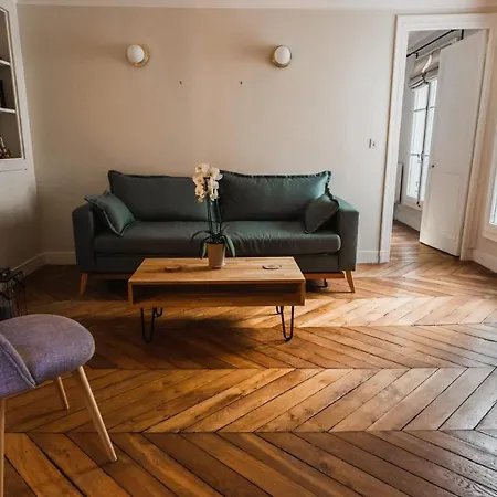 Splendid Design And Bright Apt Apartment