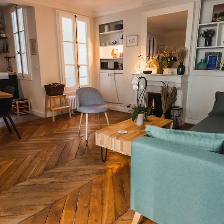 Splendid Design And Bright Apt